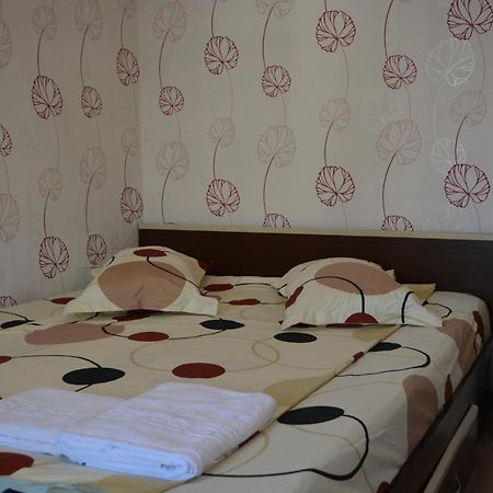 Iulia Studio 9 Bucureşti Exterior foto
