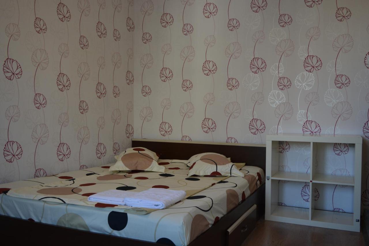 Iulia Studio 9 Bucureşti Exterior foto