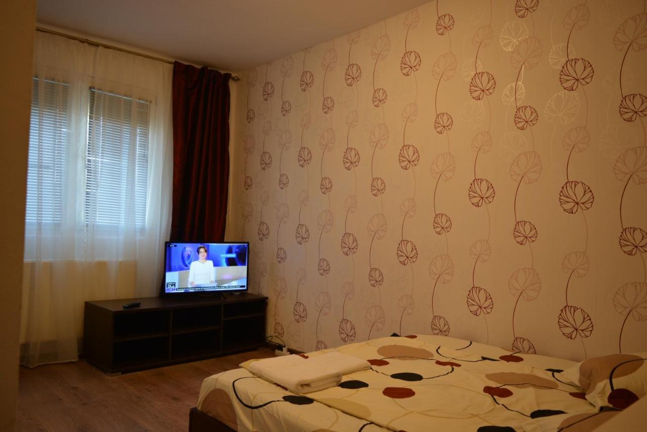 Iulia Studio 9 Bucureşti Exterior foto