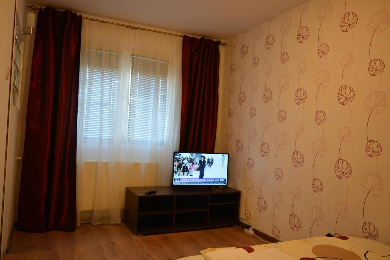 Iulia Studio 9 Bucureşti Exterior foto